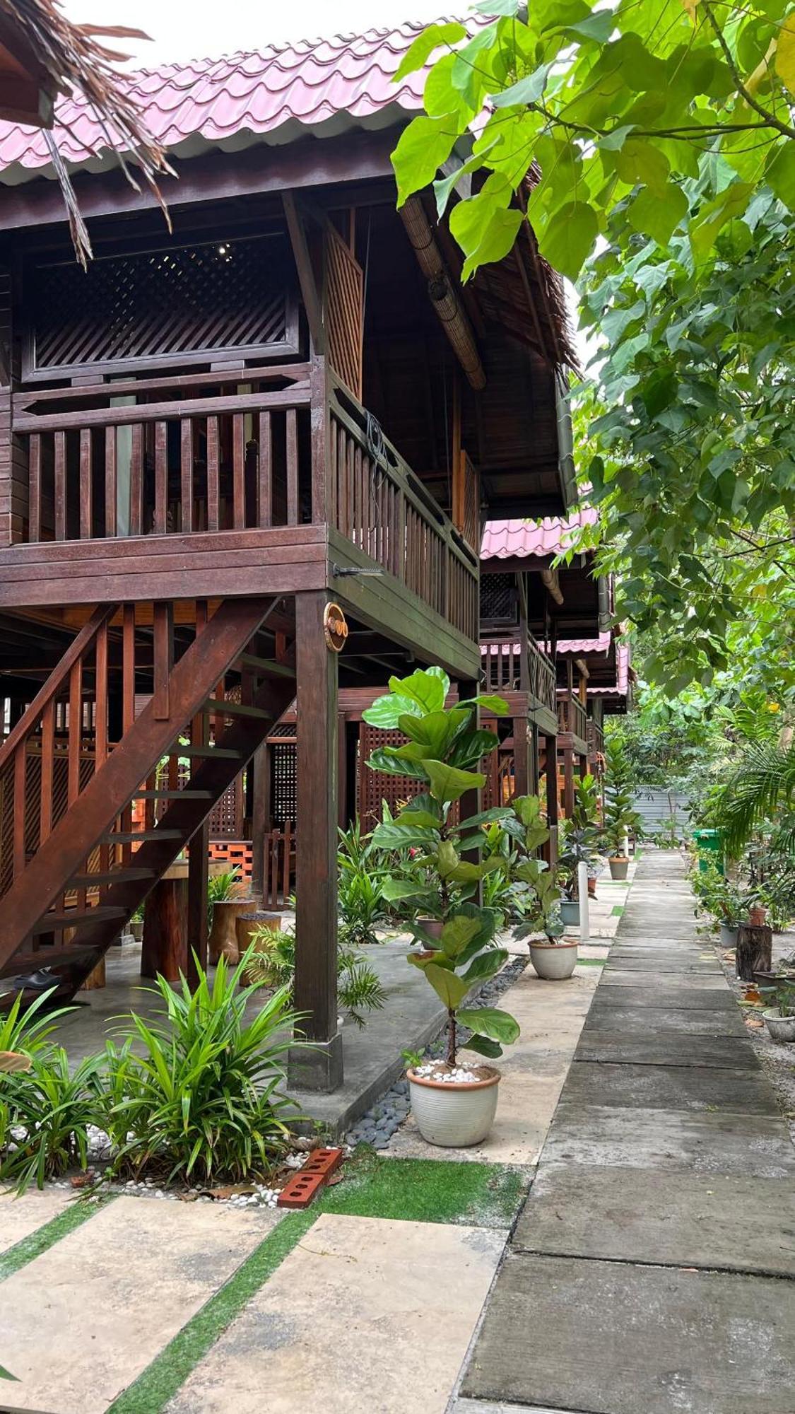 Golden Chenang Village Pantai Cenang  Exteriör bild