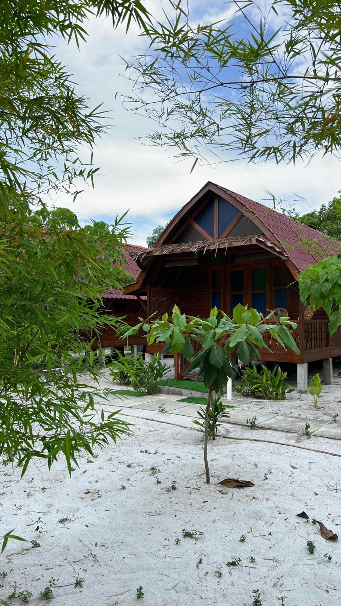 Golden Chenang Village Pantai Cenang  Exteriör bild